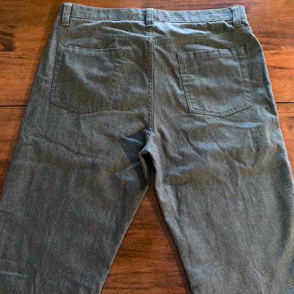 Kenneth Cole Reaction Men's Straight-Fit Charcoal Jeans, size 34X34 - Picture 7 of 8